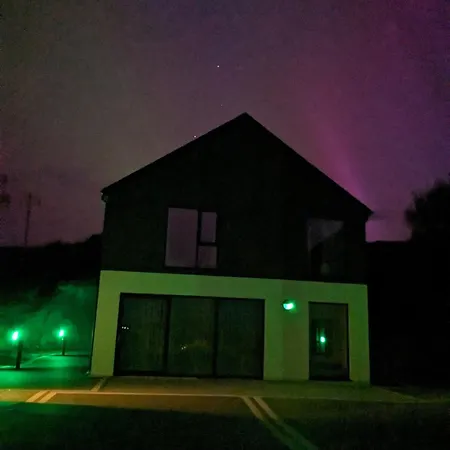 Leenan At Houses, Pollan Bay