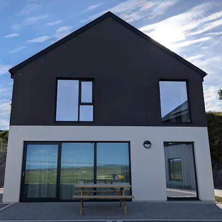 Leenan At Houses, Pollan Bay * Ballyliffin
