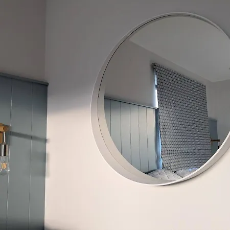 Leenan At Houses, Pollan Bay