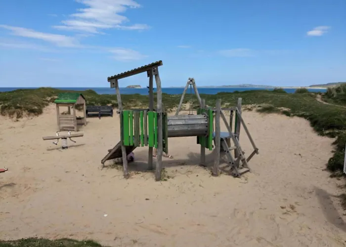 Leenan At Houses, Pollan Bay