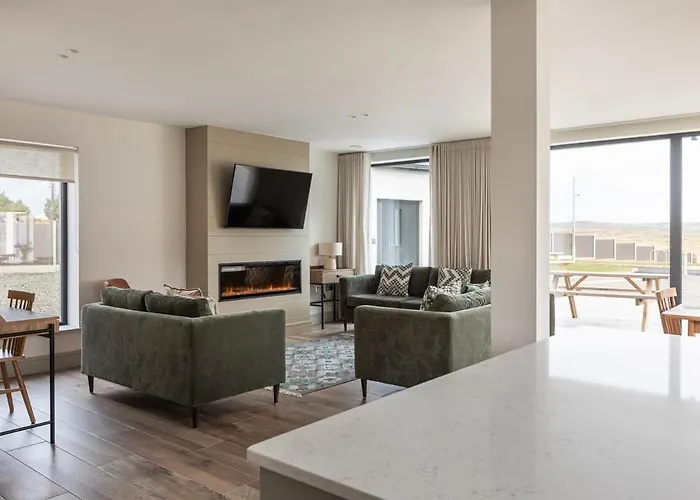 Leenan At Houses, Pollan Bay *